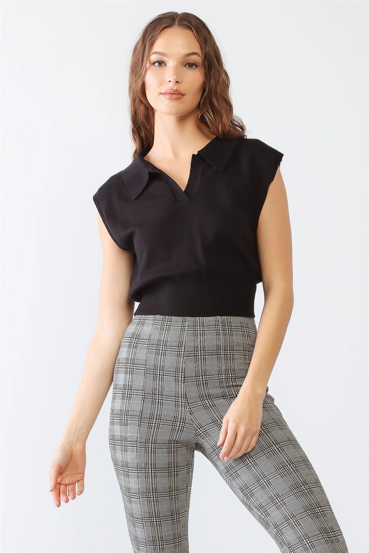 Black Sleeveless Collared Neck Crop Top